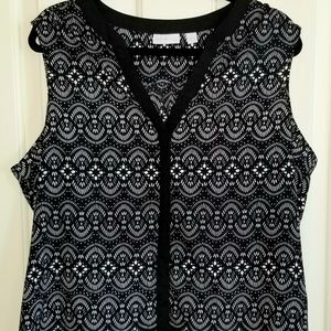 NewYork&Co Sleeveless Button Blouse Black & White